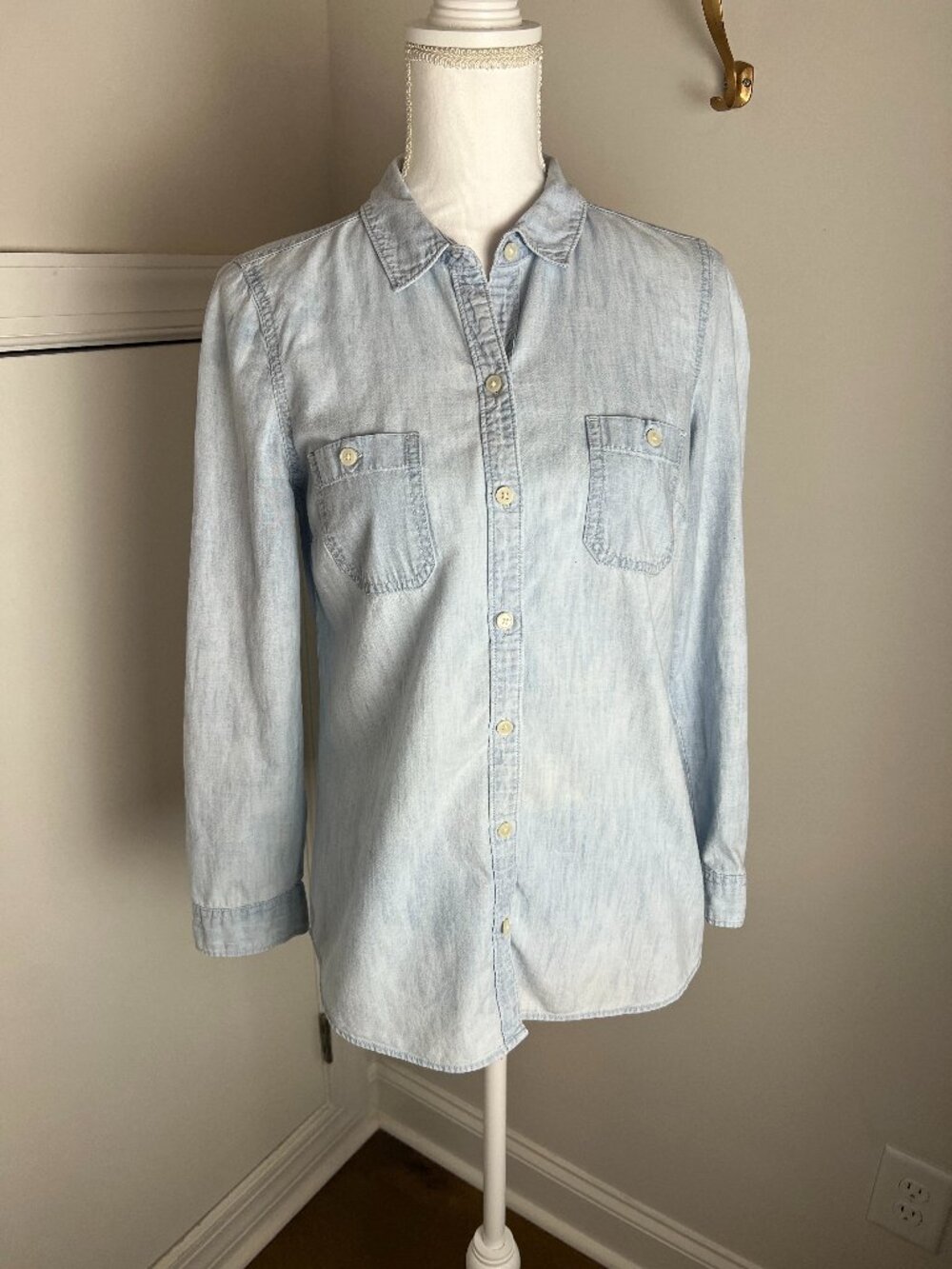 Old Navy Cotton Button Down Shirt size S